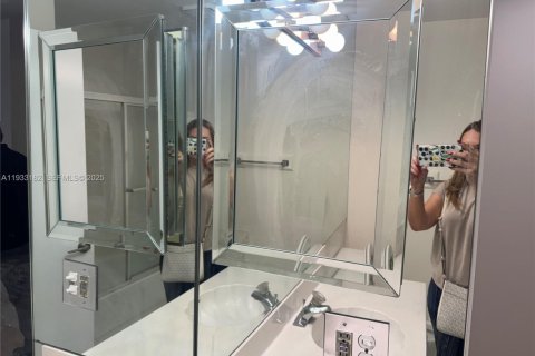 Villa ou maison à louer à Boca Raton, Floride: 2 chambres, 121.7 m2 № 1991935 - photo 12