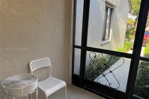 Villa ou maison à louer à Boca Raton, Floride: 2 chambres, 121.7 m2 № 1991935 - photo 4