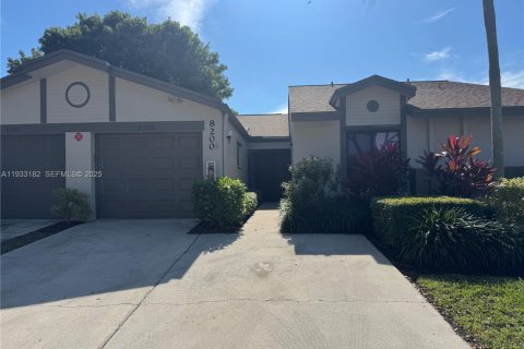 Villa ou maison à louer à Boca Raton, Floride: 2 chambres, 121.7 m2 № 1991935 - photo 17