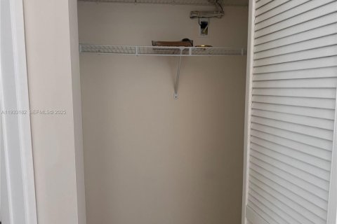 Villa ou maison à louer à Boca Raton, Floride: 2 chambres, 121.7 m2 № 1991935 - photo 15