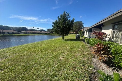Villa ou maison à louer à Boca Raton, Floride: 2 chambres, 121.7 m2 № 1991935 - photo 19