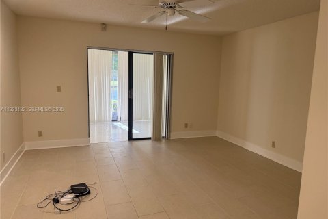 Villa ou maison à louer à Boca Raton, Floride: 2 chambres, 121.7 m2 № 1991935 - photo 16