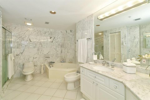 Снять в аренду кондоминиум в Сарасота, Флорида 3 комнаты, 192.31м2, № 1561610 - фото 27