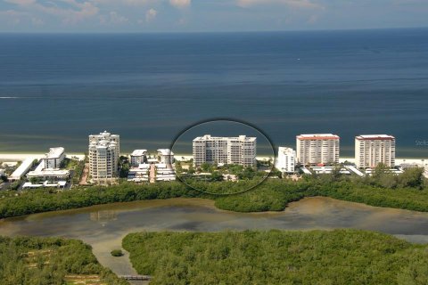 Снять в аренду кондоминиум в Сарасота, Флорида 3 комнаты, 192.31м2, № 1561610 - фото 1