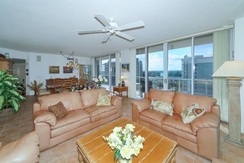 Снять в аренду кондоминиум в Сарасота, Флорида 3 комнаты, 192.31м2, № 1561610 - фото 17