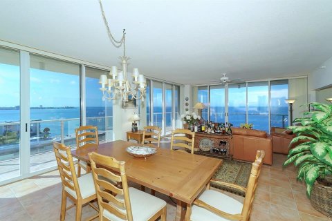 Снять в аренду кондоминиум в Сарасота, Флорида 3 комнаты, 192.31м2, № 1561610 - фото 5