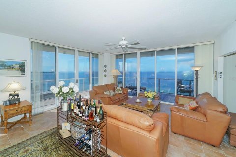 Снять в аренду кондоминиум в Сарасота, Флорида 3 комнаты, 192.31м2, № 1561610 - фото 15