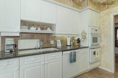 Снять в аренду кондоминиум в Сарасота, Флорида 3 комнаты, 192.31м2, № 1561610 - фото 11