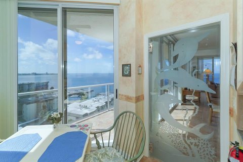 Снять в аренду кондоминиум в Сарасота, Флорида 3 комнаты, 192.31м2, № 1561610 - фото 13