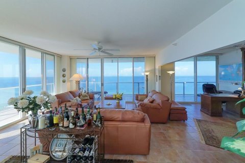 Снять в аренду кондоминиум в Сарасота, Флорида 3 комнаты, 192.31м2, № 1561610 - фото 14