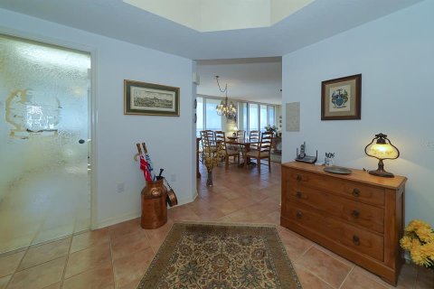 Снять в аренду кондоминиум в Сарасота, Флорида 3 комнаты, 192.31м2, № 1561610 - фото 4