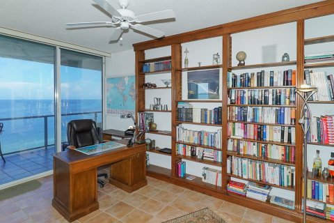 Снять в аренду кондоминиум в Сарасота, Флорида 3 комнаты, 192.31м2, № 1561610 - фото 21