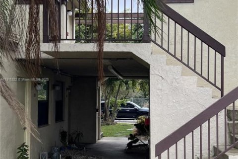 Condo in Miami Gardens, Florida, 2 bedrooms  № 1973784 - photo 5