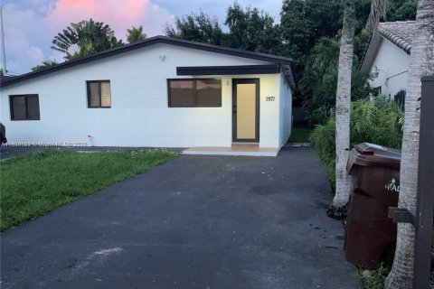 Купить виллу или дом в Хайалиа, Флорида 4 спальни, 130.99м2, № 1994983 - фото 3