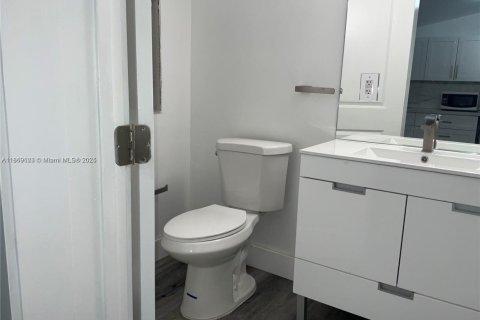 Купить виллу или дом в Хайалиа, Флорида 4 спальни, 130.99м2, № 1994983 - фото 18