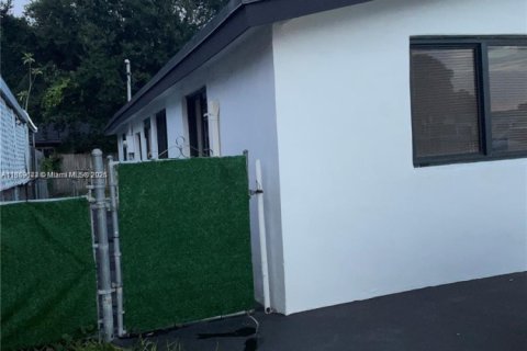 Купить виллу или дом в Хайалиа, Флорида 4 спальни, 130.99м2, № 1994983 - фото 5