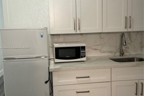 Купить виллу или дом в Хайалиа, Флорида 4 спальни, 130.99м2, № 1994983 - фото 7