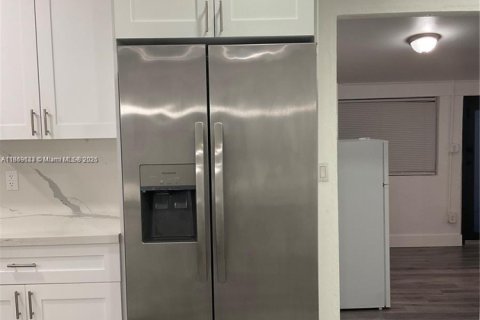 Купить виллу или дом в Хайалиа, Флорида 4 спальни, 130.99м2, № 1994983 - фото 8