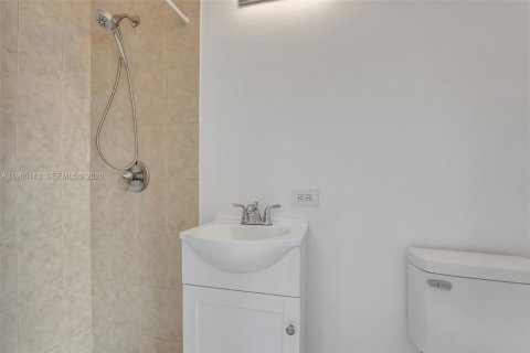 Casa en alquiler en Pompano Beach, Florida, 5 dormitorios, 156.45 m2 № 2020315 - foto 21