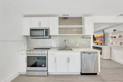 Casa en alquiler en Pompano Beach, Florida, 5 dormitorios, 156.45 m2 № 2020315 - foto 5