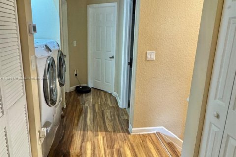 Townhouse in Homestead, Florida 3 bedrooms, 158.49 sq.m. № 1839113 - photo 14