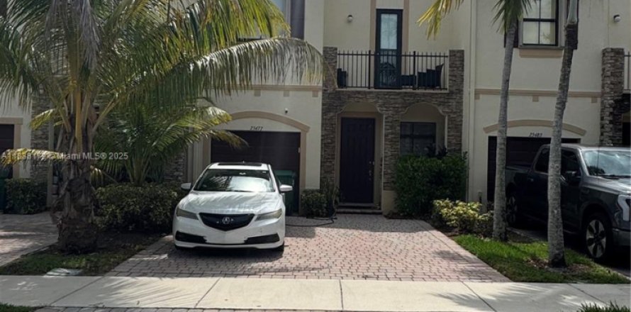 Townhouse in Homestead, Florida 3 bedrooms, 158.49 sq.m. № 1839113