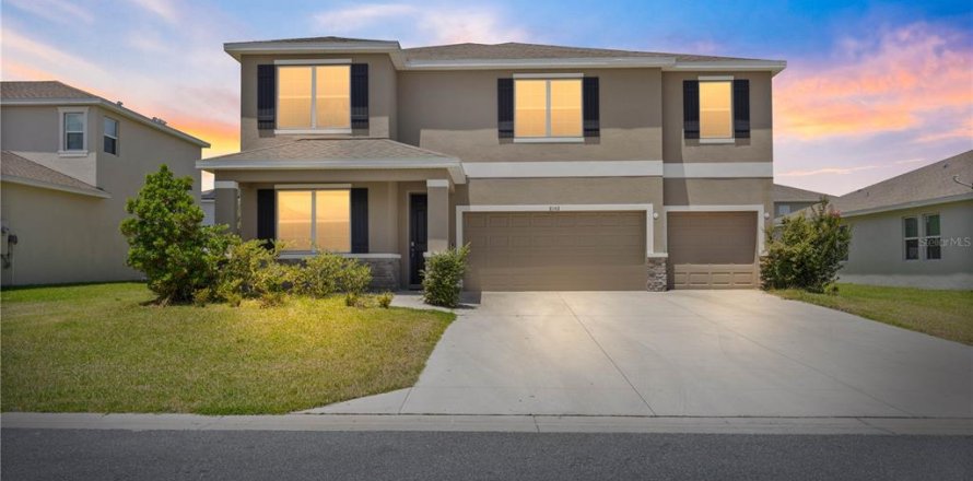 House in Ocala, Florida 5 bedrooms, 378.11 sq.m. № 1766248