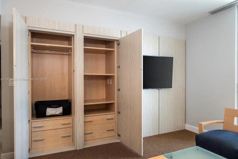 Купить кондоминиум в Санни-Айлс-Бич, Флорида 1 спальня, 63.92м2, № 2038784 - фото 10