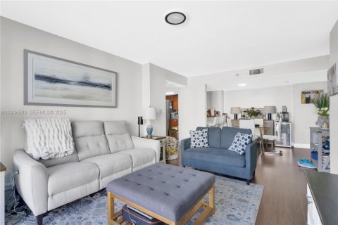 Снять в аренду кондоминиум в Майами, Флорида 2 спальни, 91.51м2, № 1992511 - фото 5