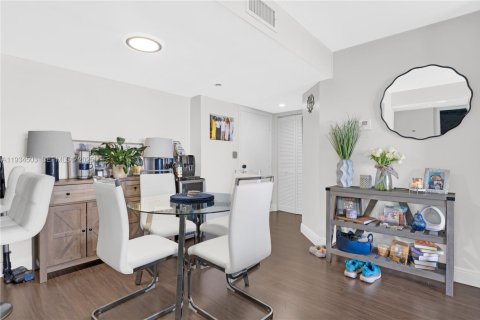 Снять в аренду кондоминиум в Майами, Флорида 2 спальни, 91.51м2, № 1992511 - фото 12