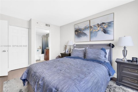 Снять в аренду кондоминиум в Майами, Флорида 2 спальни, 91.51м2, № 1992511 - фото 19