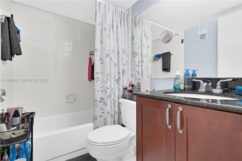 Снять в аренду кондоминиум в Майами, Флорида 2 спальни, 91.51м2, № 1992511 - фото 27