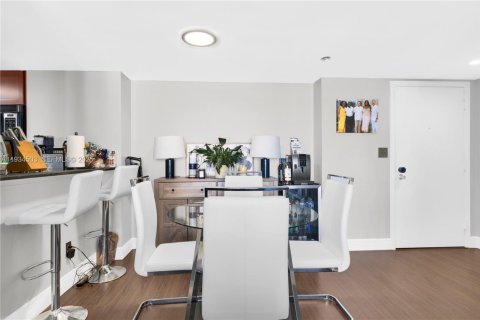 Снять в аренду кондоминиум в Майами, Флорида 2 спальни, 91.51м2, № 1992511 - фото 13