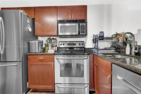 Снять в аренду кондоминиум в Майами, Флорида 2 спальни, 91.51м2, № 1992511 - фото 14