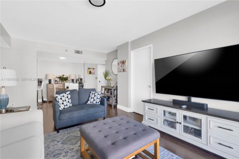 Снять в аренду кондоминиум в Майами, Флорида 2 спальни, 91.51м2, № 1992511 - фото 6