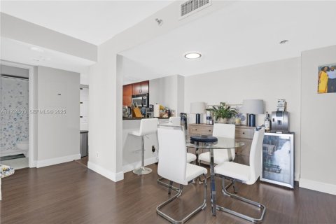 Снять в аренду кондоминиум в Майами, Флорида 2 спальни, 91.51м2, № 1992511 - фото 9