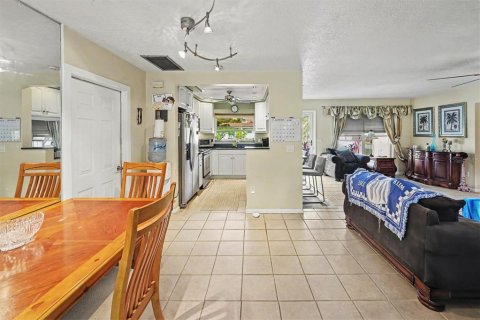 Villa ou maison à vendre à Clearwater, Floride: 2 chambres, 110 m2 № 2397037 - photo 11