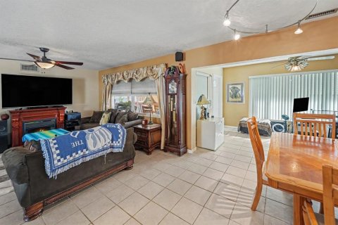 Villa ou maison à vendre à Clearwater, Floride: 2 chambres, 110 m2 № 2397037 - photo 8