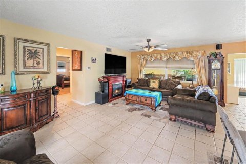 Villa ou maison à vendre à Clearwater, Floride: 2 chambres, 110 m2 № 2397037 - photo 6