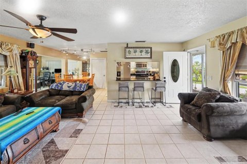 Villa ou maison à vendre à Clearwater, Floride: 2 chambres, 110 m2 № 2397037 - photo 5