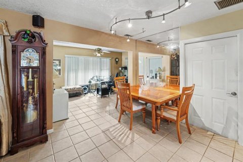 Villa ou maison à vendre à Clearwater, Floride: 2 chambres, 110 m2 № 2397037 - photo 9