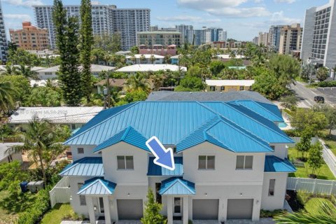 Adosado en venta en Pompano Beach, Florida, 2 dormitorios, 134.71 m2 № 2081885 - foto 2
