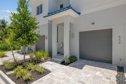 Adosado en venta en Pompano Beach, Florida, 2 dormitorios, 134.71 m2 № 2081885 - foto 7