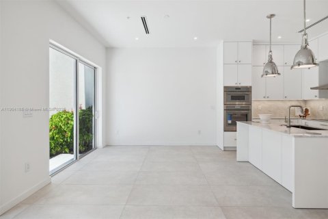 Adosado en venta en Pompano Beach, Florida, 2 dormitorios, 134.71 m2 № 2081885 - foto 21