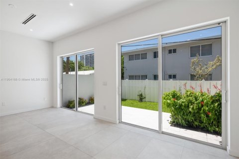 Adosado en venta en Pompano Beach, Florida, 2 dormitorios, 134.71 m2 № 2081885 - foto 18