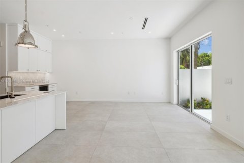 Adosado en venta en Pompano Beach, Florida, 2 dormitorios, 134.71 m2 № 2081885 - foto 20