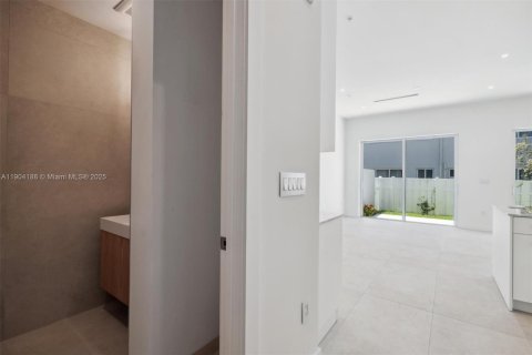 Adosado en venta en Pompano Beach, Florida, 2 dormitorios, 134.71 m2 № 2081885 - foto 22