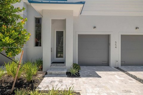 Adosado en venta en Pompano Beach, Florida, 2 dormitorios, 134.71 m2 № 2081885 - foto 8