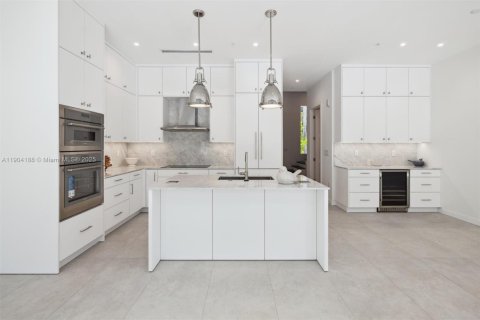 Adosado en venta en Pompano Beach, Florida, 2 dormitorios, 134.71 m2 № 2081885 - foto 12
