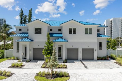 Adosado en venta en Pompano Beach, Florida, 2 dormitorios, 134.71 m2 № 2081885 - foto 1
